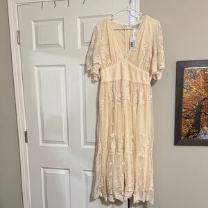 Chic Cream Lace Midi Dress- NWT Baltic Born